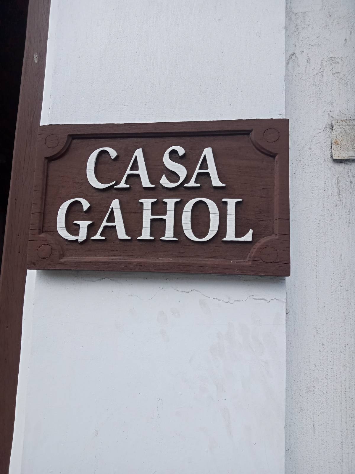 CASA Gahol signage.
